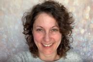 Женщина проснулась от головной боли и узнала о смертельном заболевании