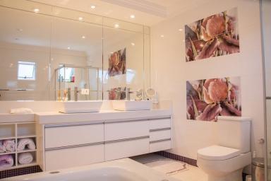 7 способов отмыть зеркало в ванной быстро и качественно