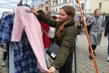 Как в Минске проходила гаражная распродажа вещей по-шведски