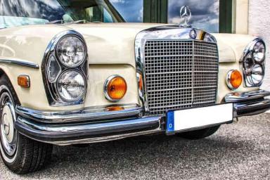 В Германии музей продает 37-летний Mercedes-Benz с заводской гарантией