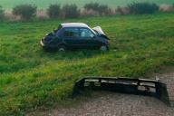 Под Лидой легковушка вылетела в кювет и перевернулась. Водитель серьёзно пострадал