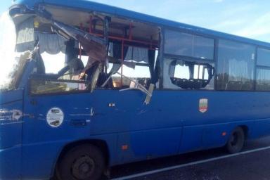 В Барановичском районе автобус столкнулся с грузовиком: двое пострадавших