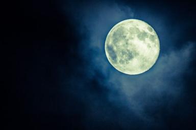 Астрофизики считают, что на Луне есть признаки внеземных цивилизаций