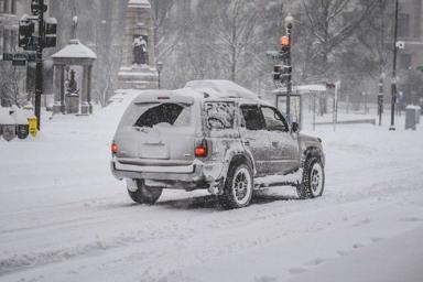 Движение парализовано, самолеты не летают, школы закрыты: США и Канаду накрыл мощнейший снегопад