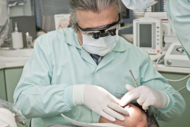 Стоит ли удалять зуб мудрости: мнение стоматолога