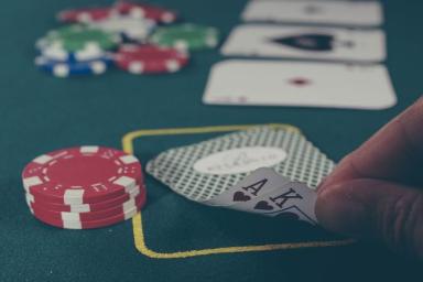 В Санкт-Петербурге белоруса будут судить за организацию покерного клуба