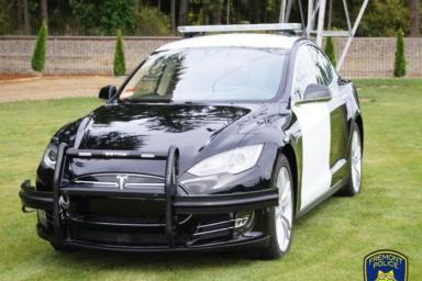 Полицейские США «упустили» преступника из-за севшей батареи Tesla «Model S»