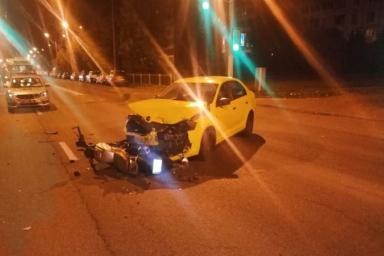 В Минске мотоцикл столкнулся с легковушкой. Есть пострадавший