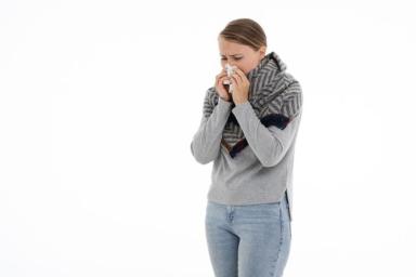 Терапевты разоблачили заблуждения о простуде