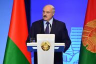 Лукашенко: НАТО должно благодарить за то, что ему «подарили» Украину