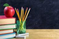 Психологи рассказали, каким образом родители должны помогать ребенку в учебе