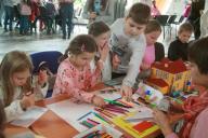 «Дети в саду должны ходить по струнке». Мамы о минусах белорусских садов