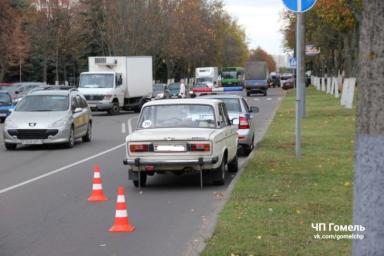 В Гомеле автомобиль сбил велосипедиста: понадобилась помощь домкрата