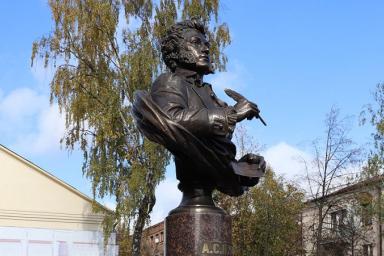 В Бресте открыли памятник Пушкину