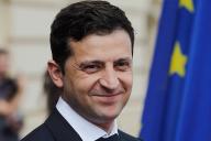 Социологи узнали, сколько украинцев полностью доверяют Зеленскому 