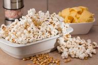 Диетологи назвали продукты, которые не стоит есть после 30 лет