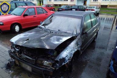 Ревность толкнула на поджог: в Осиповичах парень сжег авто, в котором видел свою бывшую девушку