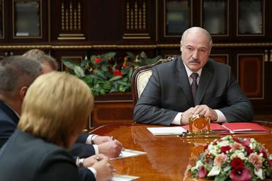 Лукашенко о сельском хозяйстве: Как в деревне говорят, там «конь не валялся»