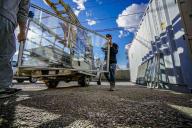 Справедливы ли зарплаты для грузчиков в Беларуси: посмотрите на эти цифры  