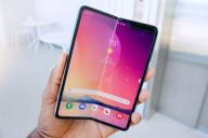 Новый Samsung Galaxy Fold 2 оснастят сверхтонким стеклом