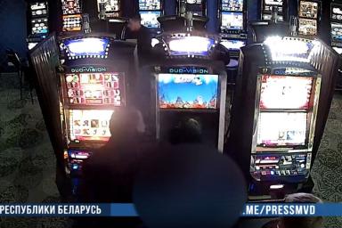 Неудачливый игрок разгромил игровые автоматы в Боровлянах