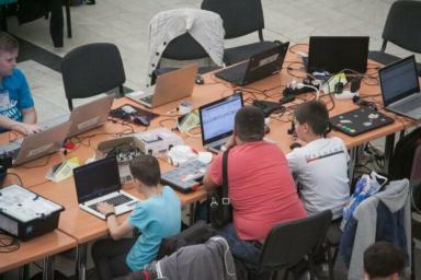 Белорусы тратят на компьютеры и софт вдвое больше, чем на отдых