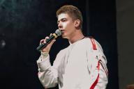 «Перед эфиром – всегда кружка кофе». Радиоведущий рассказал о своей работе