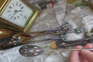 Кольцо с бриллиантом, будильник из золота. Россиянин прорывался в Беларусь