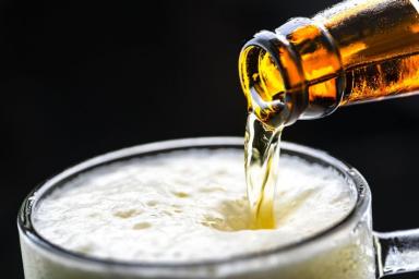 «Синдром автопивоварни»: организм мужчины 8 лет сам вырабатывал алкоголь