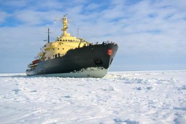 Российский ледокол терпит бедствие у берегов Норвегии. На борту 33 человека