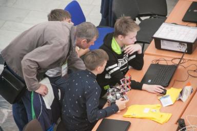 В Беларуси проведут «кастинг» одаренных учащихся для детского технопарка 