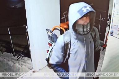 В Минском районе разыскивают велосипедного вора, он попал на видео