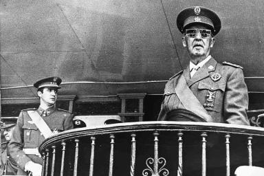 Исторический момент. В Испании убрали из мавзолея останки диктатора Франко