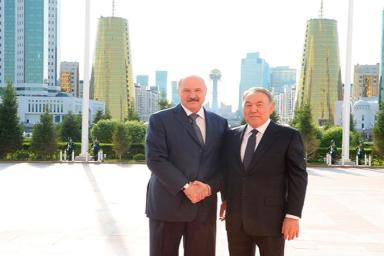 Лукашенко об отношениях с Назарбаевым: «Мы как братья родные общались»