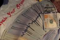 Работница секонд-хенда нашла в куртке целое состояние