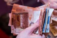 В Могилеве девушка оформляла кредиты на подруг и тратила их деньги. Грозит 3 года тюрьмы