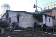 Бездомные устроили пожар в заброшенном здании в Минске