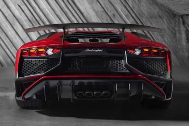 Lamborghini анонсировала гоночный суперкар