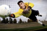 Ученые доказали, что футбол с молодого возраста приводит к «утиным» ногам