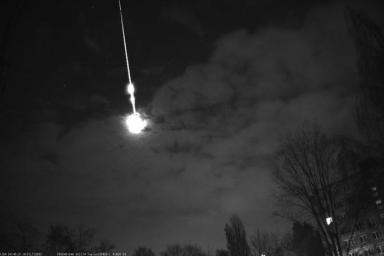 Над Минском пролетел яркий метеор: посмотрите на него 