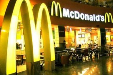 Гендиректора McDonald’s уволили из-за романа с его подчиненной