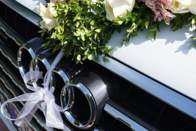 «Не более трех авто». В Узбекистане предложили проводить свадьбы по одному сценарию