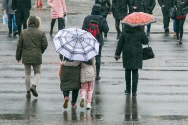 Сильные дожди и туман: на завтра в Беларуси объявлен желтый уровень опасности