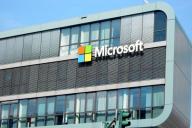 В Microsoft удалось записать фильм «Супермен» на кусок стекла