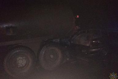В Толочинском районе легковушка въехала в цистерну трактора