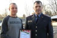 Житель Чечерска самостоятельно задержал злоумышленника, который грабил незапертые авто 