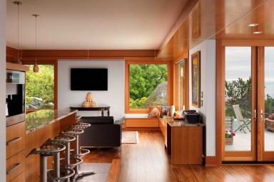 Преимущества окон из лиственницы