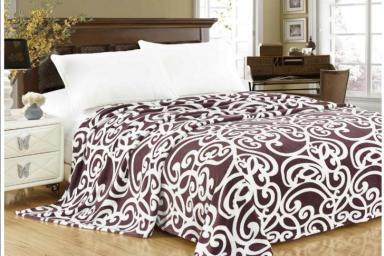 Пледы и покрывала из велсофта: характеристики материала, особенности повседневного ухода