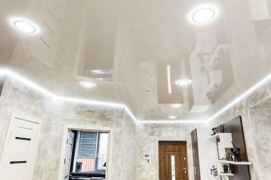 У кого лучше заказывать натяжные потолки – у компании или ИП?