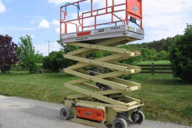 Какой ножничный подъемник лучше купить?